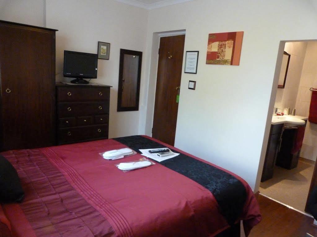 Oaklands House - Adults Only Hotel Brading Bagian luar foto