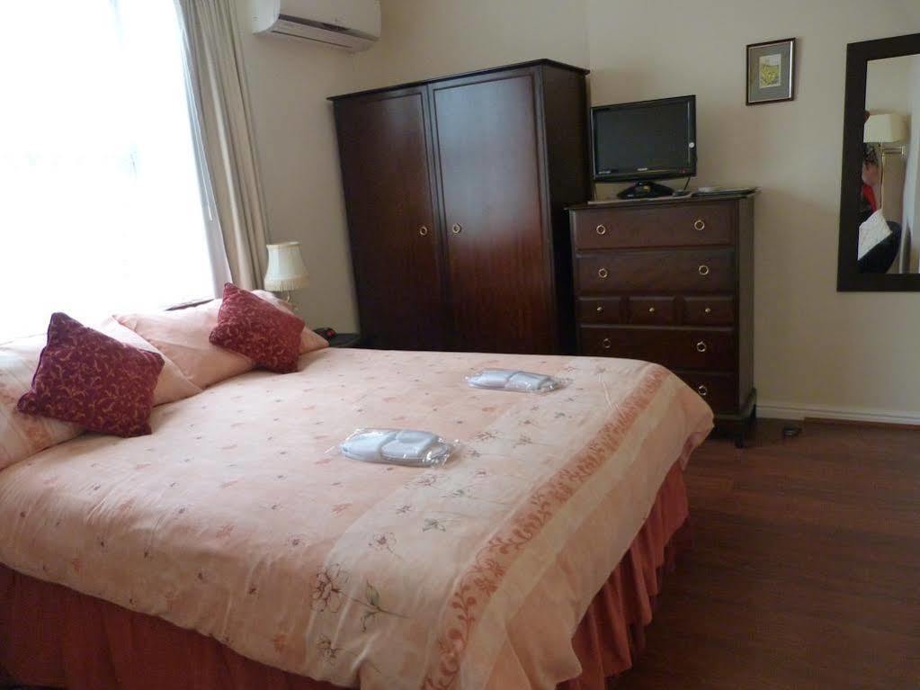 Oaklands House - Adults Only Hotel Brading Bagian luar foto