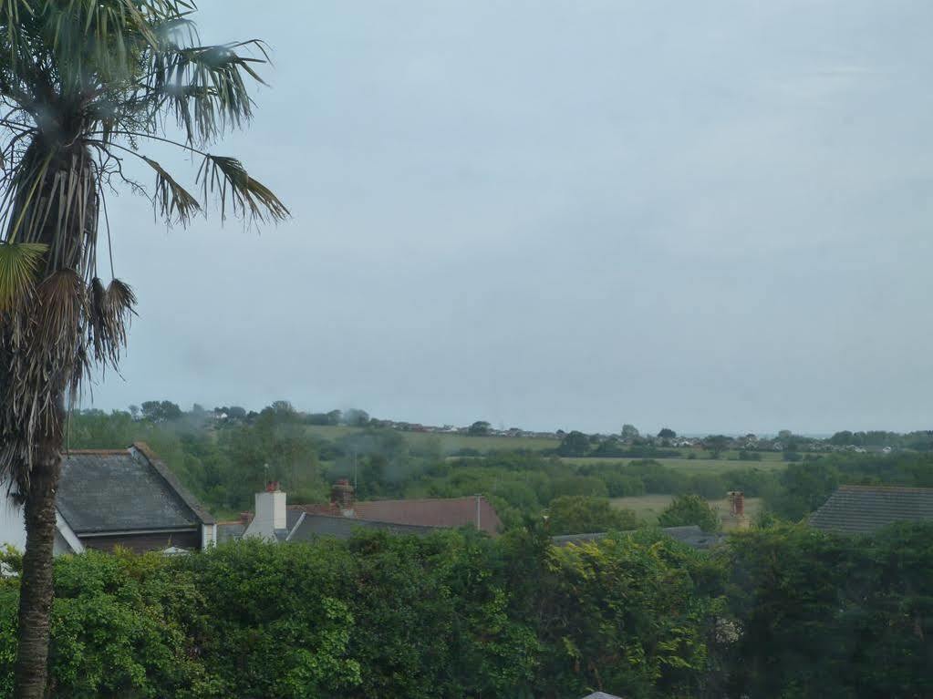 Oaklands House - Adults Only Hotel Brading Bagian luar foto