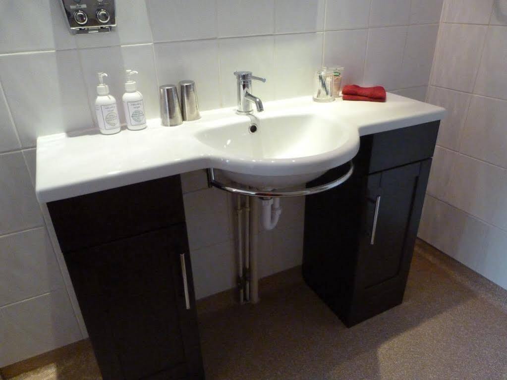 Oaklands House - Adults Only Hotel Brading Bagian luar foto